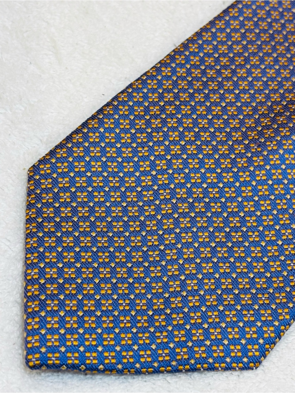 Brand New Stylish Tie By JoS A. Bank (Executive Collection)